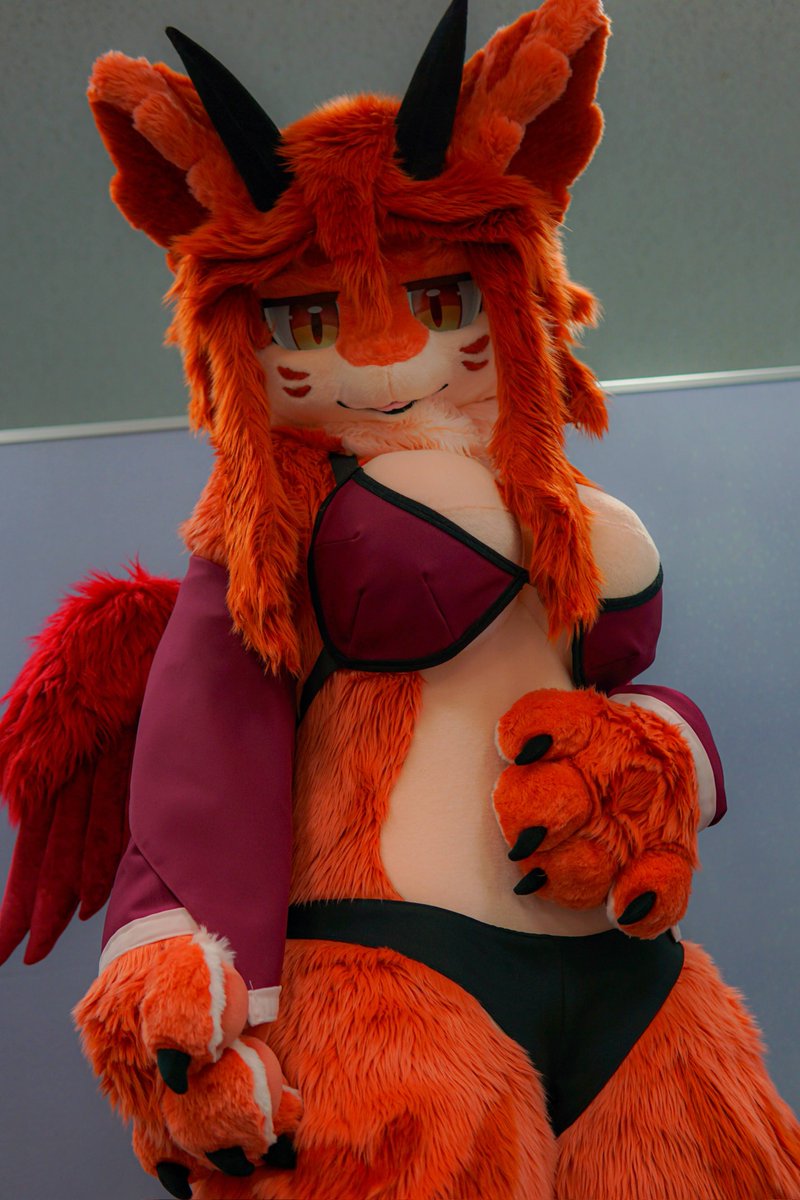 #FursuitFriday