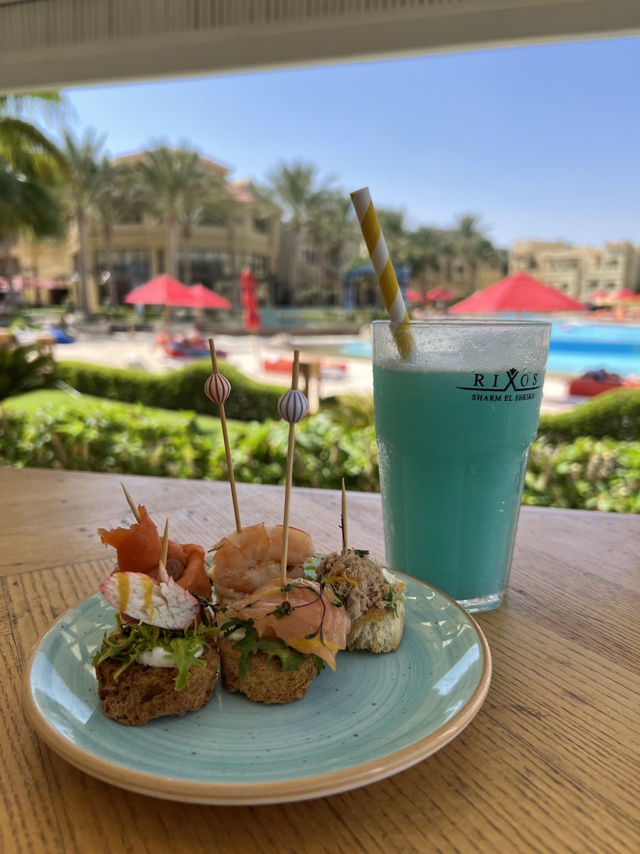 Sharm El-Sheikh-д 5 одтой, all-inclusive ресорт хоногийн 350$ бхад манай нэг муу амбаар 400$ гэшшш. Жаахан бодит, хөрсөндөө буумаар бгаан.