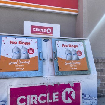 chilledinphx's tweet photo. Apparently there’s an app called ice block that lets you report ice operations in your area, and it sends a push notification to people who have the app within a five mile radius.

Well, I see ice at every Circle K I visit, and they’re pretty much on every corner. Join me in reporting these ice locations!