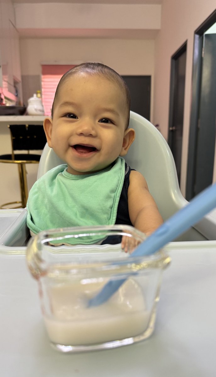 AkimaAbdullah's tweet photo. Dak Alfie makan today! #6month https://t.co/Sk2Bg0p1Pm