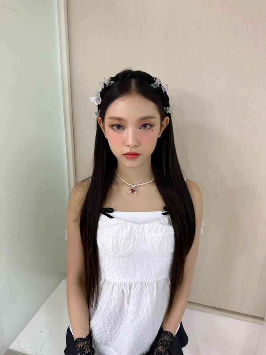 shaberuthecat's tweet photo. ♥️❣️♥️
❣️🐱❣️
♥️❣️♥️
#HAERIN #해린 #ヘリン https://t.co/NbW6rNpYEk