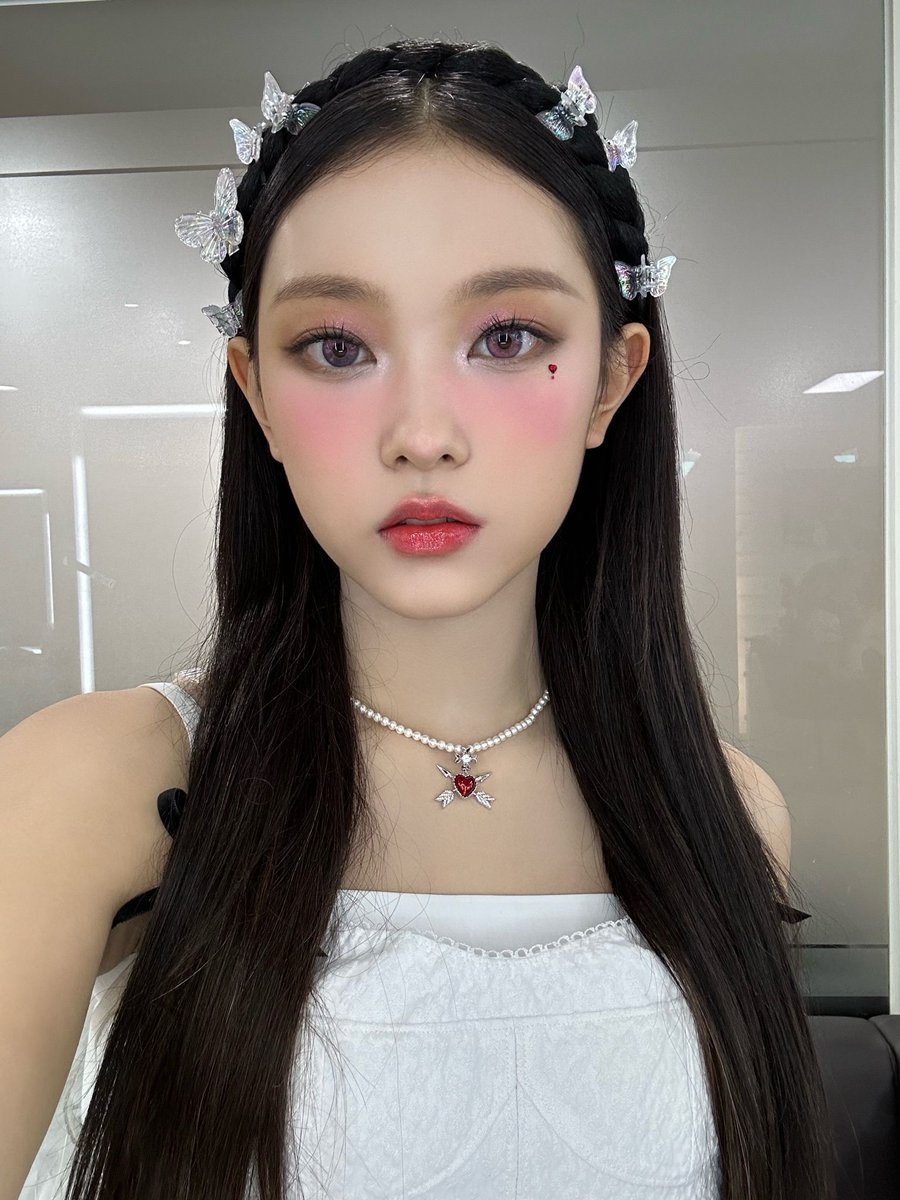 shaberuthecat's tweet photo. ♥️❣️♥️
❣️🐱❣️
♥️❣️♥️
#HAERIN #해린 #ヘリン https://t.co/NbW6rNpYEk