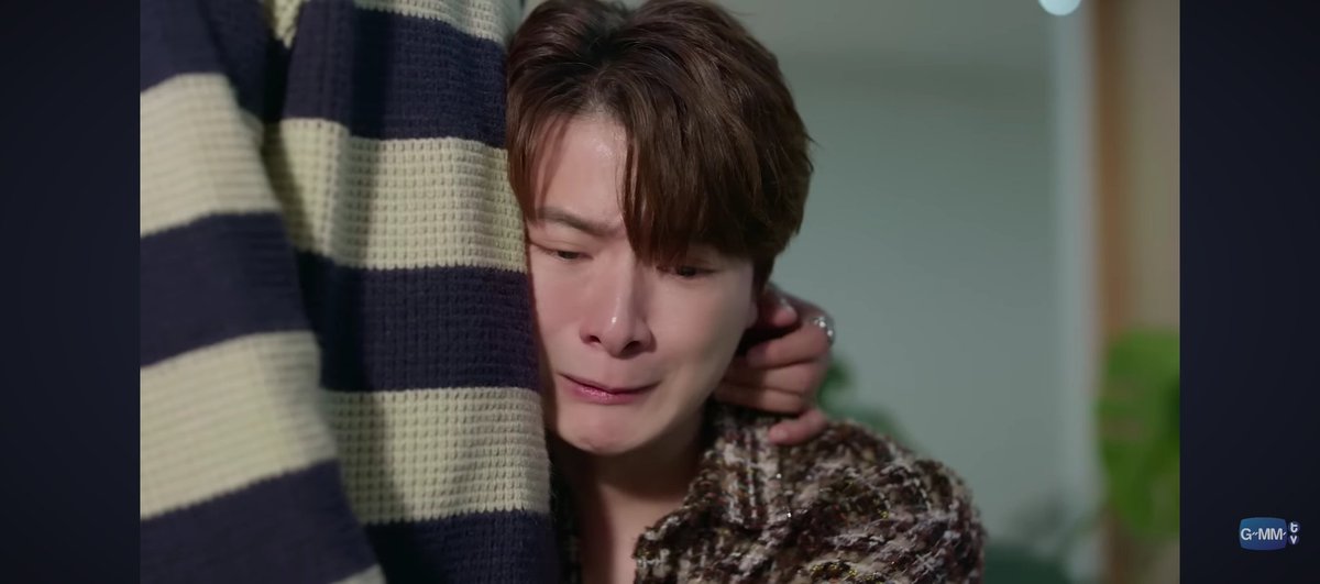 aminahal5's tweet photo. This is my most favourite scene. There is warmness in seeing this kind of hug
#TheExMorningEP https://t.co/tBsy4DfERf