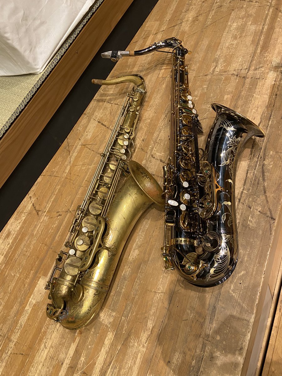 Yoshiki_Sonoda's tweet photo. 昨日小屋入りからの本日本番！
女優の白石まるみさんから素敵な手書きのメッセージカードとビスコいただきました♪

楽器2本持ち込んで大きなホールで吹き比べ🎷
それぞれの個性が響いて気持ちいい♪

#未来へつむぐ https://t.co/ZxhUJrTskC