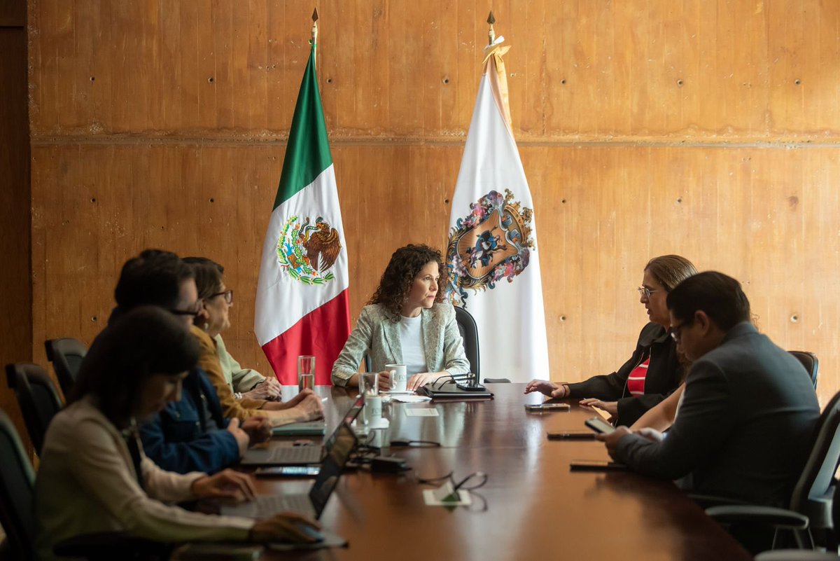 Hoy nos reunimos con directivos de <a href="/BanBajioMX/">BanBajío</a> para dar seguimiento a la alianza estratégica que hemos construido con esta institución, comprometida con la promoción del arte y la cultura.