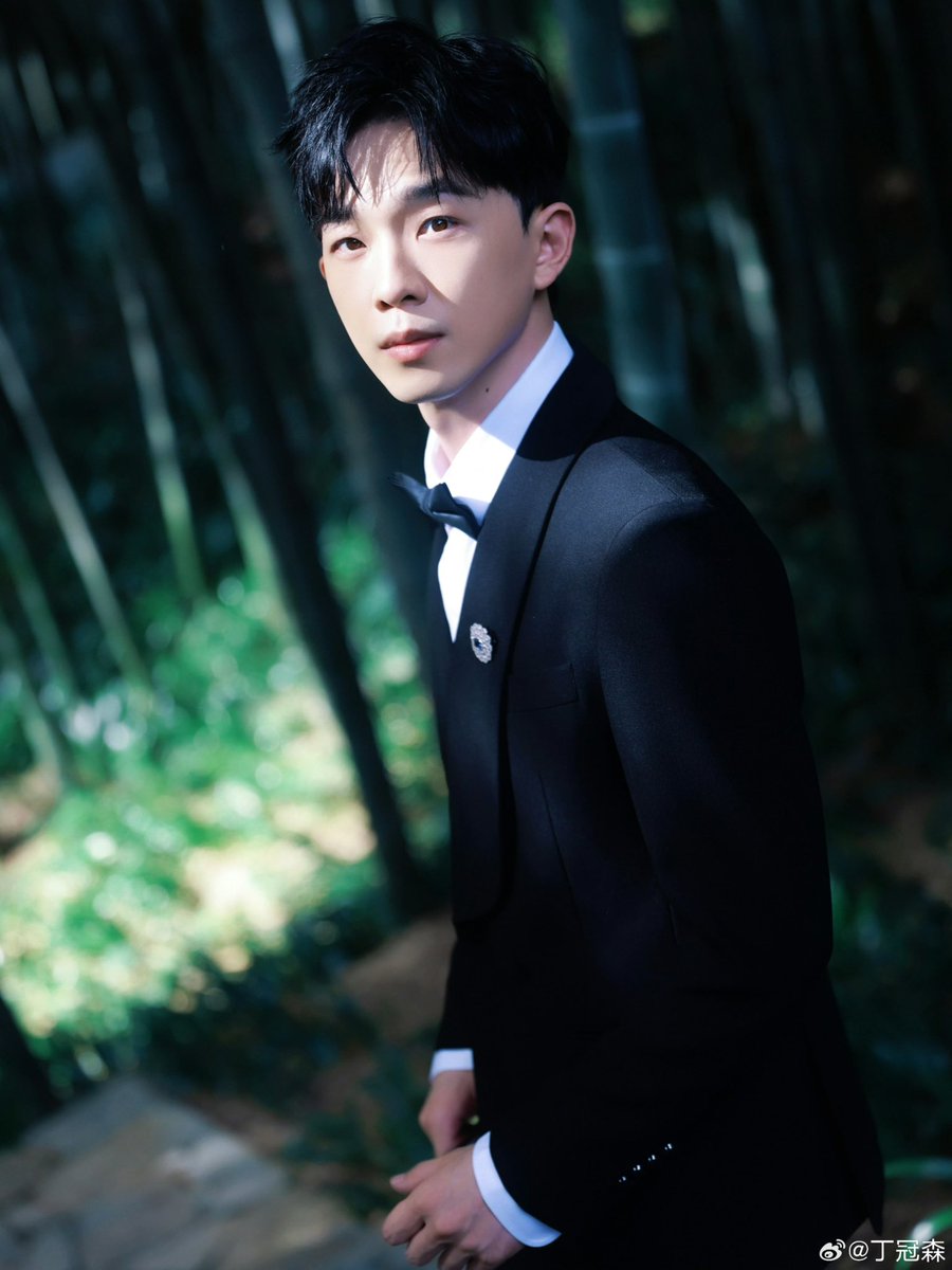dramapotatoe's tweet photo. #DingGuansen for the opening ceremony of the SCO Film Festival
More - https://t.co/PygKEatHKi https://t.co/EbkCgbEpiQ