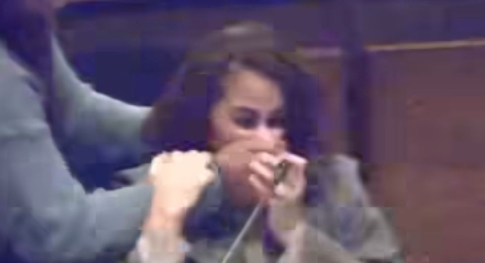 María José Salazar, fue víctima de una agresión física cuando su colega Verónica Aguilera, de la alianza Creemos, le tapó la boca mientras intervenía.
horizontesonline.com/le-tapan-la-bo…