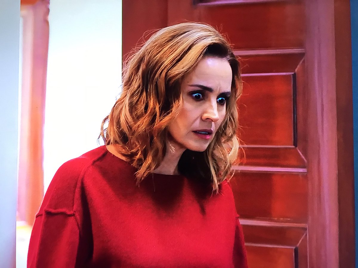 DarkMaster_AR_'s tweet photo. 👿 Y qué hay de raro que mi hijo tenga un collar de perro, ese collar de perro no prueba nada! #juegosdeamorypoder #teammariana #familiadelmal😈 @alealebarros @arapmx @AlonsoHerna205 @detlnovelas1 @horadlanovela @Los8015 @NoveleraSoy @NubiaArizaga @RaulIgnacioCam1 @Soytlnovelero https://t.co/tBUWBenc8o