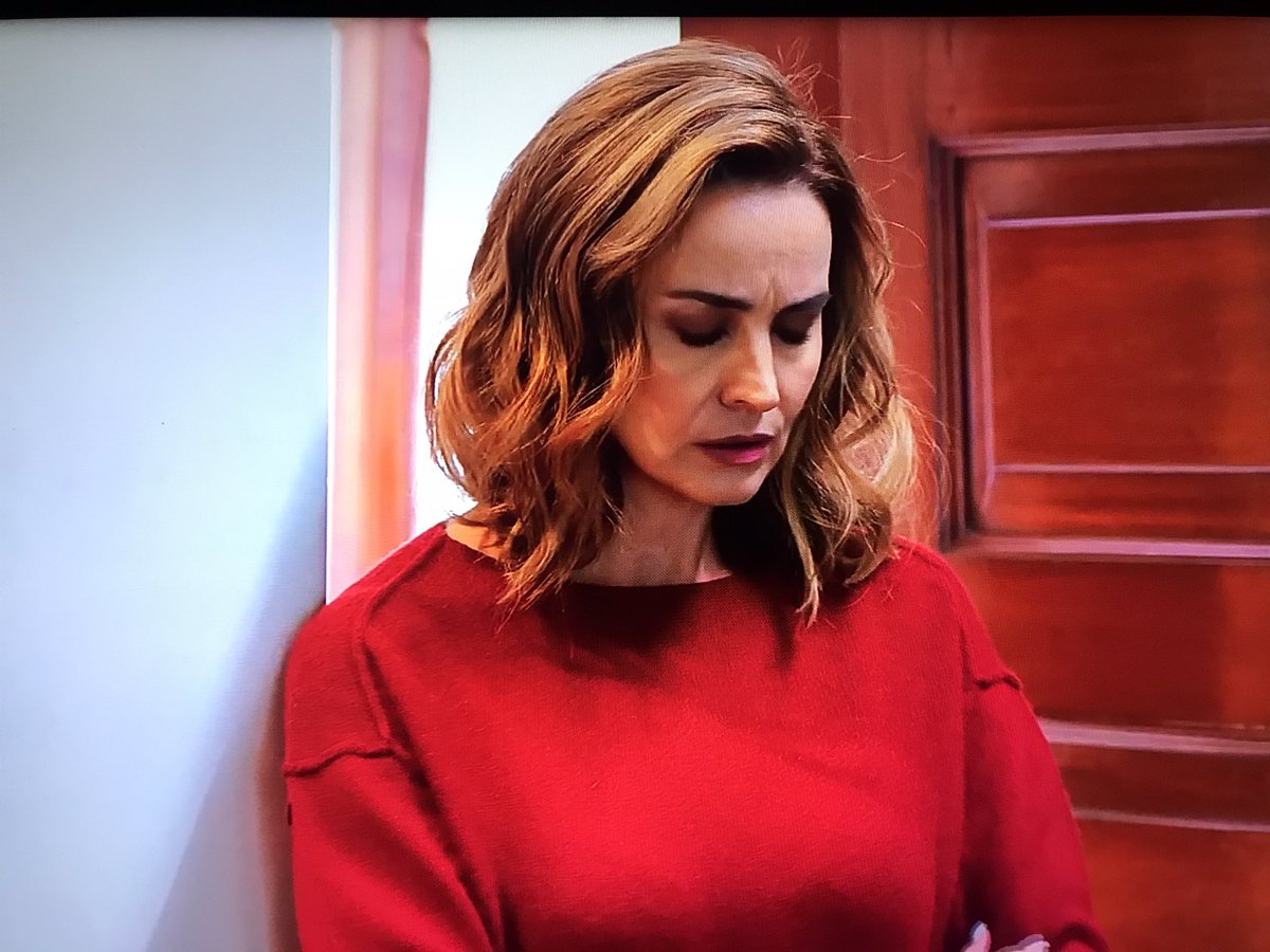 DarkMaster_AR_'s tweet photo. 👿 Y qué hay de raro que mi hijo tenga un collar de perro, ese collar de perro no prueba nada! #juegosdeamorypoder #teammariana #familiadelmal😈 @alealebarros @arapmx @AlonsoHerna205 @detlnovelas1 @horadlanovela @Los8015 @NoveleraSoy @NubiaArizaga @RaulIgnacioCam1 @Soytlnovelero https://t.co/tBUWBenc8o