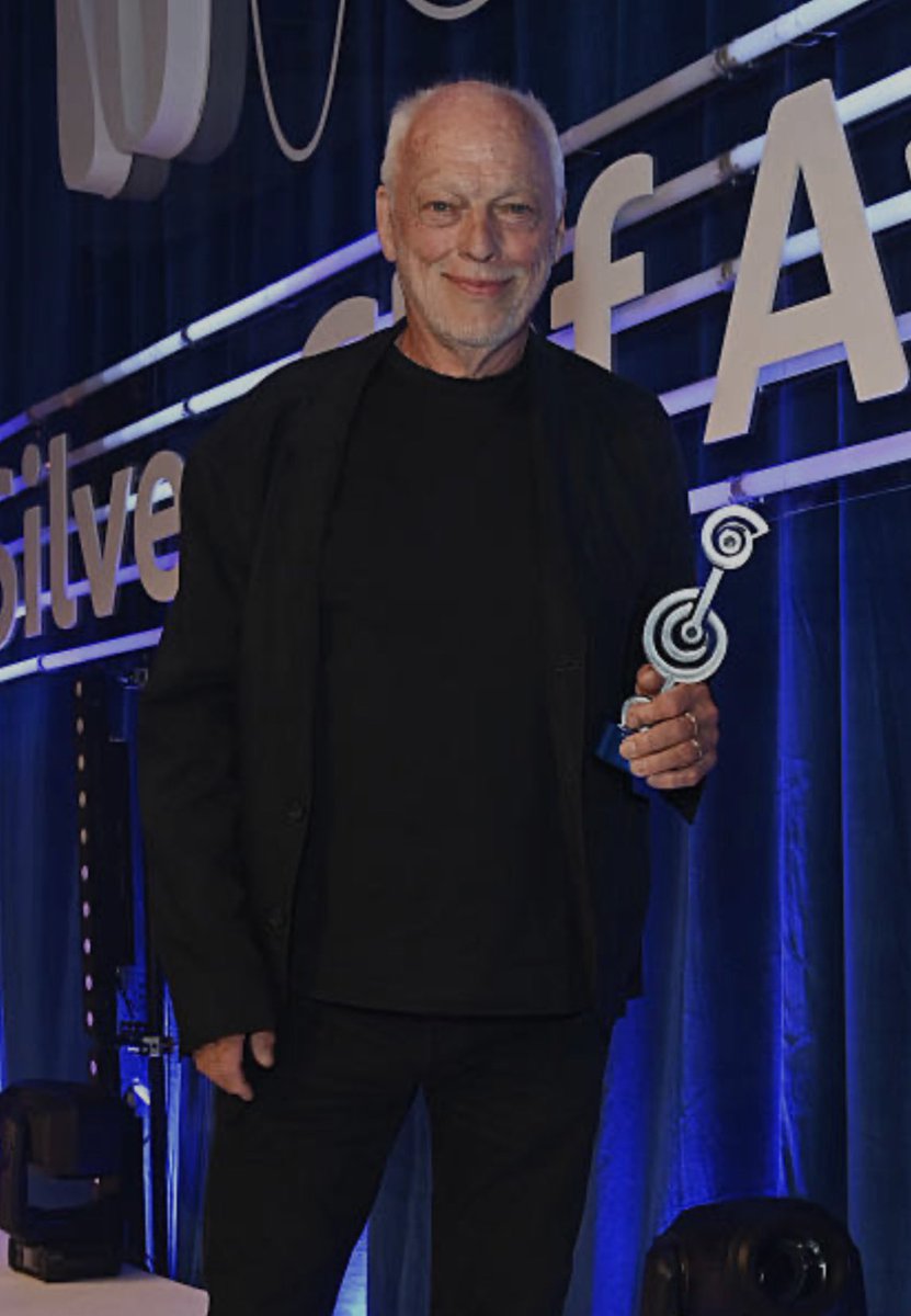 RomanyGilmour's tweet photo. Some more beautiful photos of my lovely family @davidgilmour and @PollySamson tonight at the @nordoffrobbins #O2SilverClefs of which #DavidGilmour accepted his award for outstanding contribution to music with credits to JMEnternational https://t.co/eUIX6sKGeh