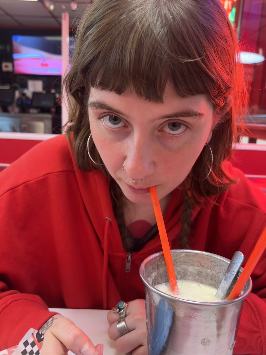 theminabean's tweet photo. pov you’re my philly bf taking a picture of me drinking my milkshake on our 2nd and last date so he can “commemorate the special moment” https://t.co/qM6phde8Tj
