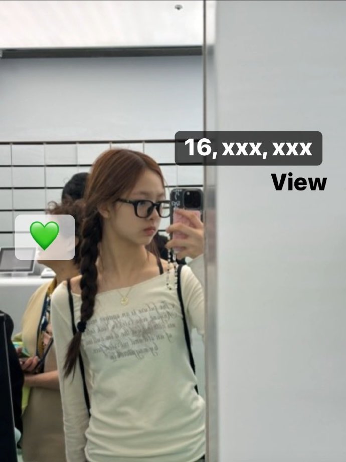 MONSTERSPICS's tweet image. Chanya with Glasses so pretty 🤍