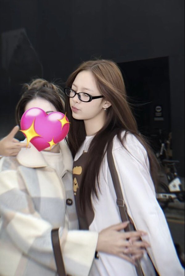 MONSTERSPICS's tweet image. Chanya with Glasses so pretty 🤍