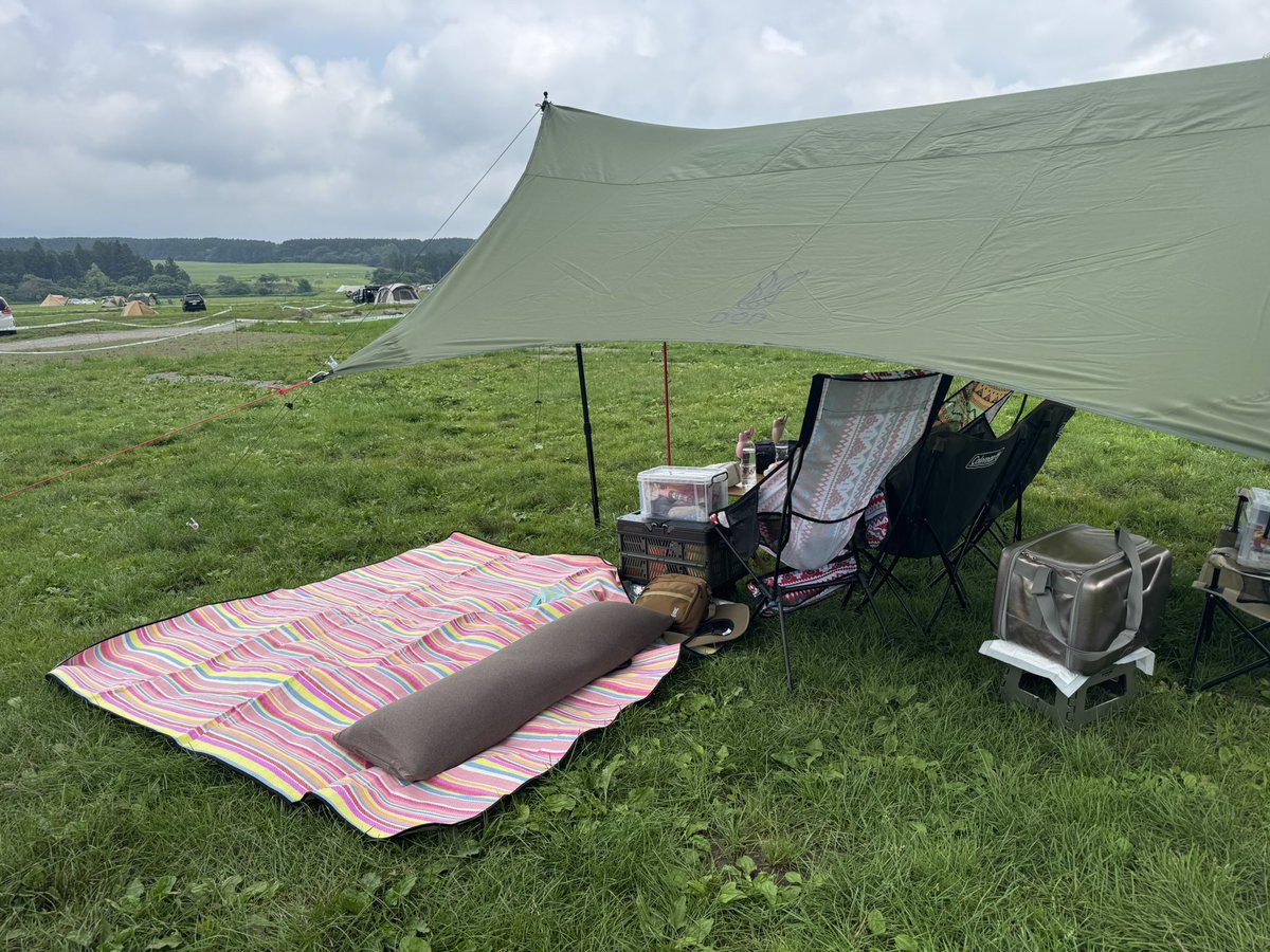 とりあえず🍻飲んで
富士山見えないから、ふて寝😴ꉂ🤣𐤔

富士山見えないけど
くもってるから暑くなくてサイコーのお昼タイム(´-﹃-`)Zｚ…