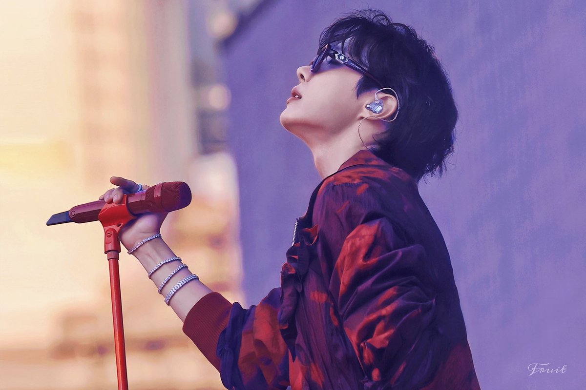 Hopefruitonmoon's tweet photo. 250614 HOPE ON THE STAGE Final 🙃

#jhope #제이홉 #정호석 #ジェイホープ  
#BTS #郑号锡 #鄭號錫 #BTSARMY #HOPE_ON_THE_STAGE_TOUR_FINAL https://t.co/aZWYpOl8bT