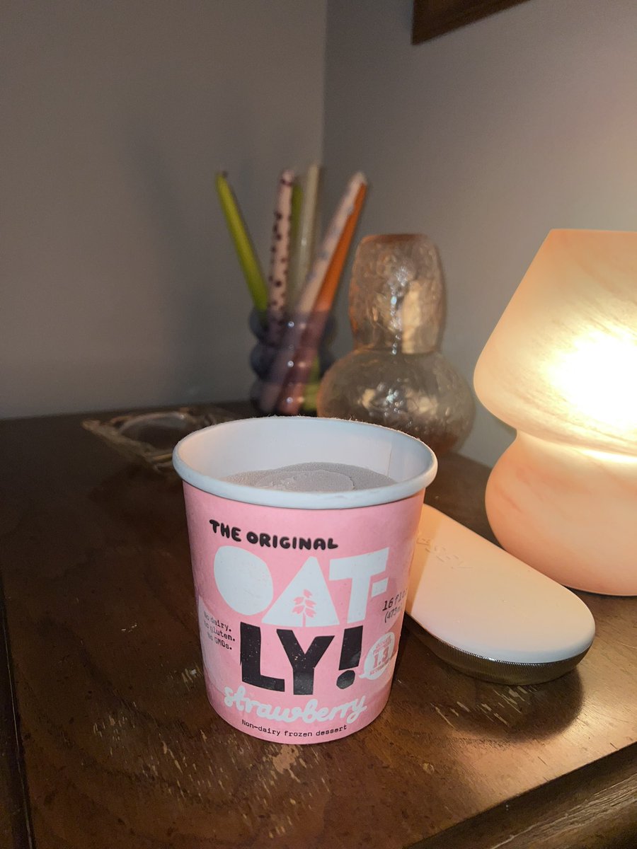 youvereachedLP's tweet photo. @oatly girl in this economy we need to be filling the entire container 🫩 https://t.co/KF8cga0JEp