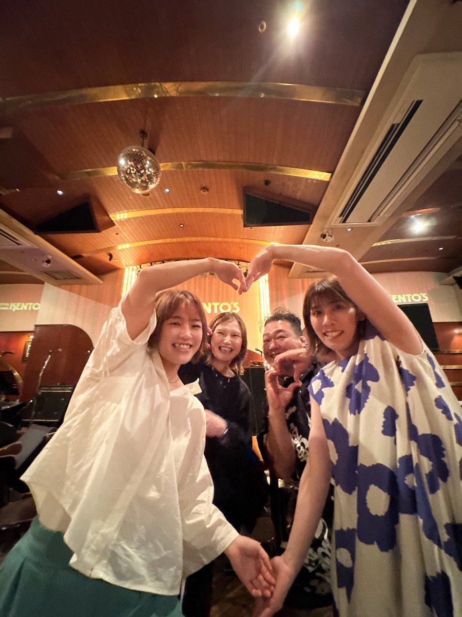 sao_sao53's tweet photo. 先日、豊と絵莉と沙羅と名古屋で
会う事ができました😊

久々だったけど、元気そうで良かった😆👍

また、ゆっくり会おーね🩷

#楽しい時間
#後輩
#名古屋 https://t.co/DTGaZTuAYQ