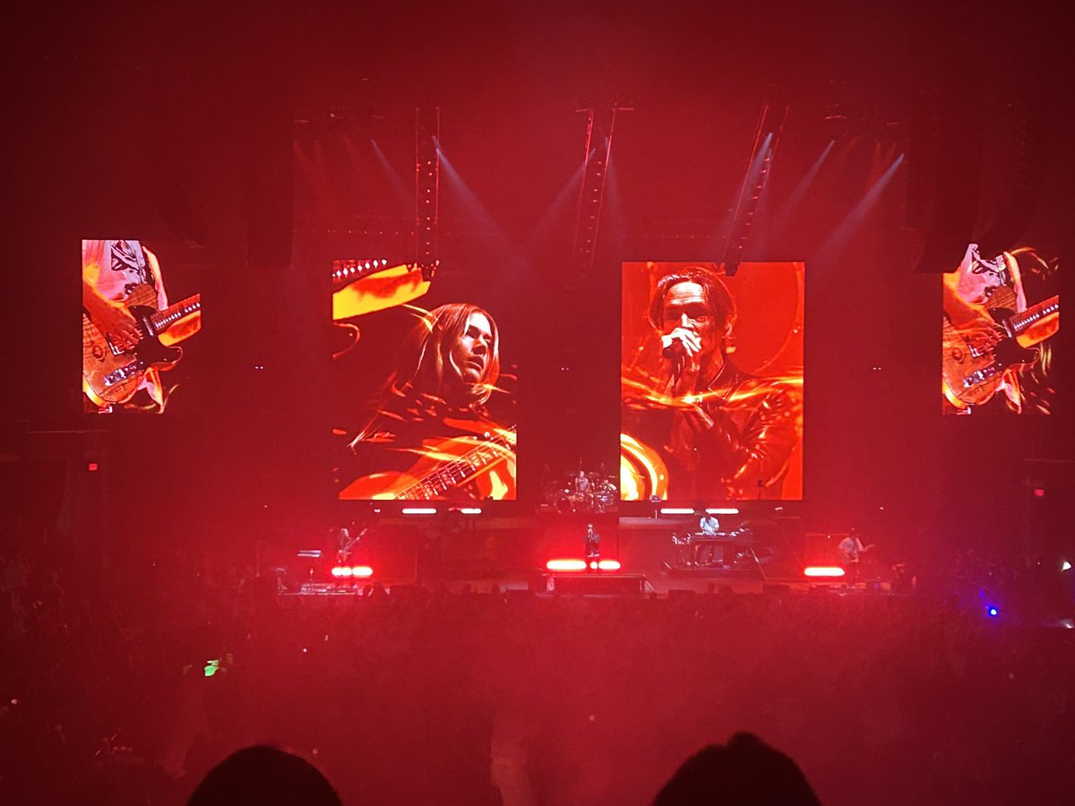 Been 10 years since we got together and saw <a href="/IncubusBand/">Incubus</a>. Dudes killed it again. #MorningView