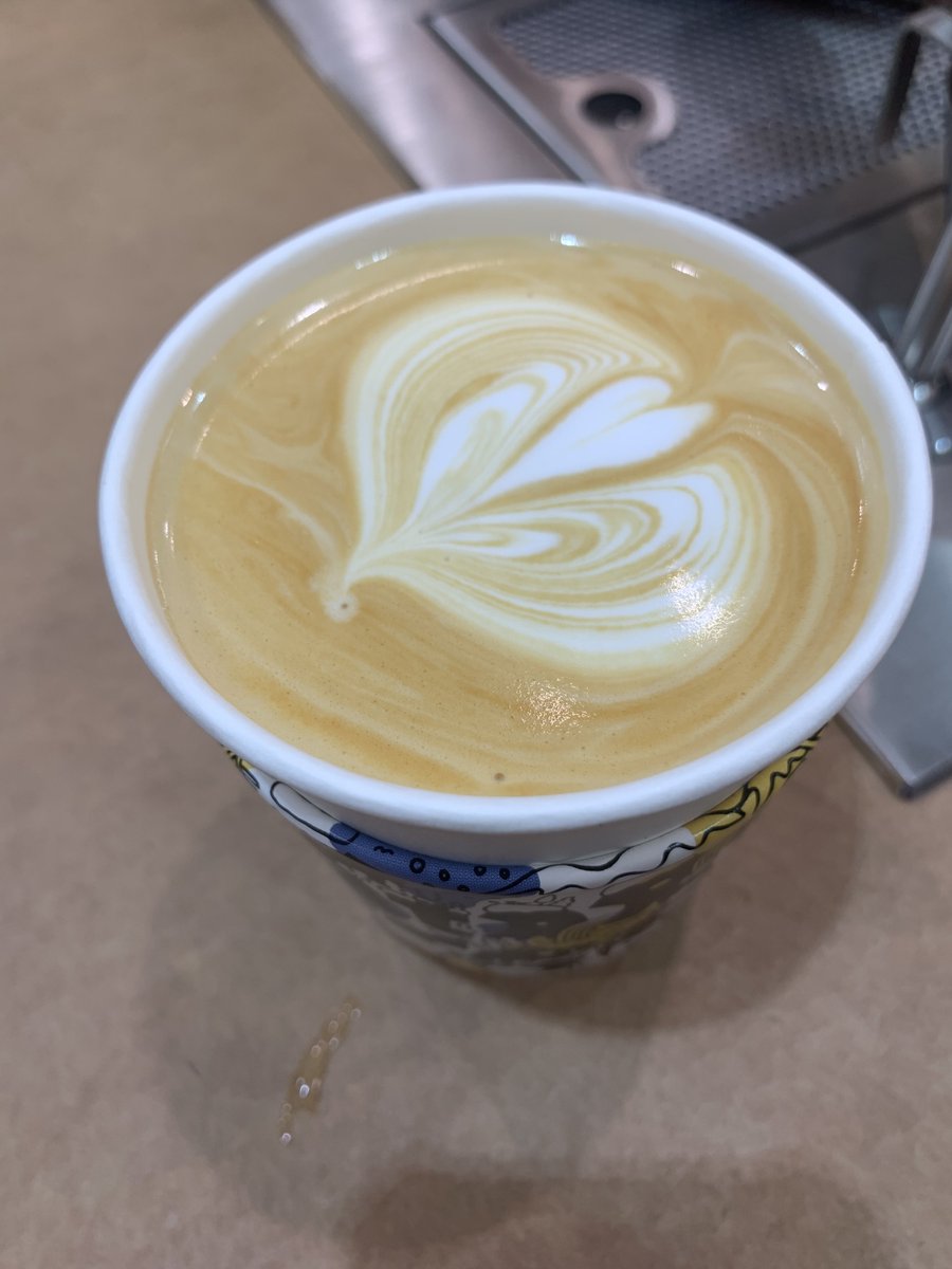 sm_yu_ka's tweet photo. まろやかでミルク感の強い、エチオピアのつやつやラテ☕️
#GOODCOFFEEFEST https://t.co/r6tUelLNnK