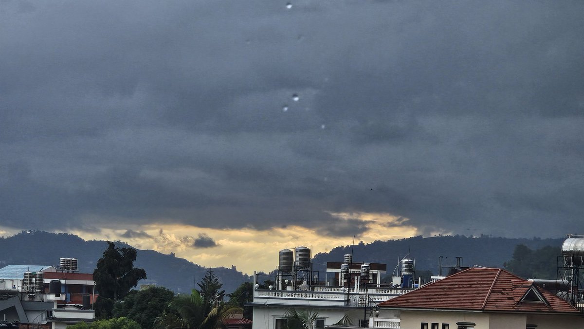 ProsperityTima1's tweet photo. Every drop of rain reminds of you 😍 https://t.co/HFyBFoO6ZI