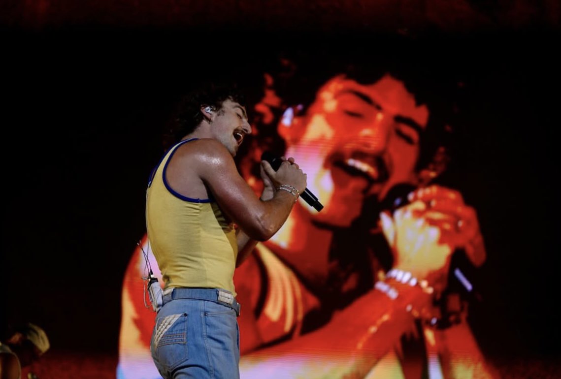 BensonBooneCL's tweet photo. Benson en el @Summerfest 🇺🇸 

#bensonboone #bensonboonemusic #summerfest25 https://t.co/5I9m6SRaba