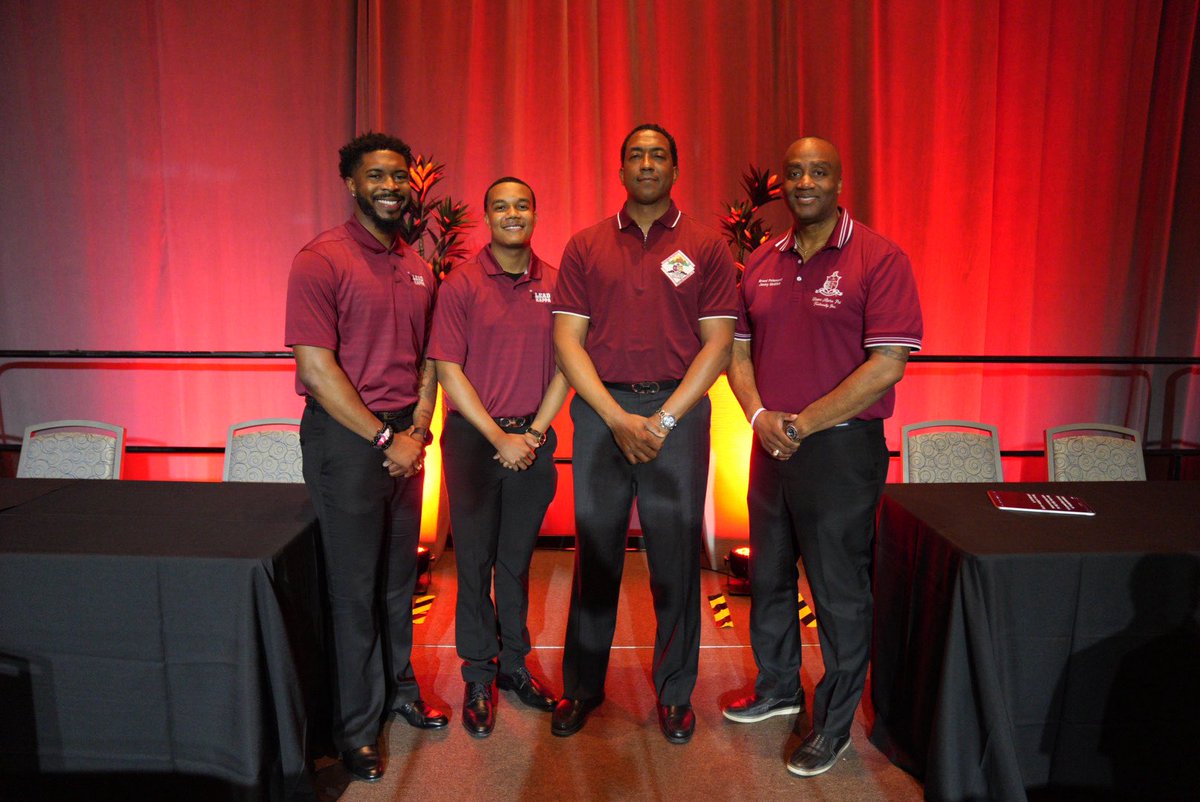 kapsi1911's tweet image. Thousands of undergrads packed the room for our Undergraduate Leadership Summit at the 87th Grand Chapter Meeting in Phoenix. 💎Powerful messages from our Undergraduate Grand Board inspired the next generation of Kappa leaders. #Klave2025 #LeadKappa
