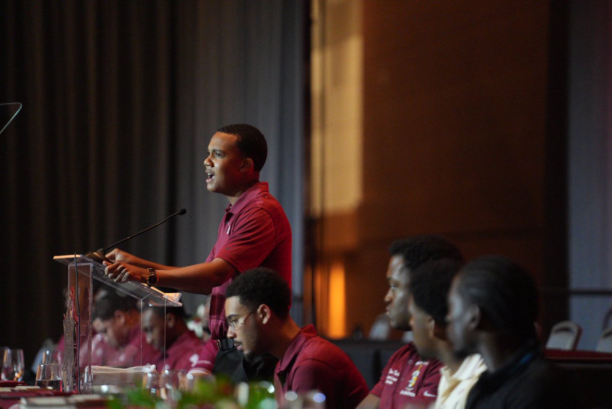 kapsi1911's tweet image. Thousands of undergrads packed the room for our Undergraduate Leadership Summit at the 87th Grand Chapter Meeting in Phoenix. 💎Powerful messages from our Undergraduate Grand Board inspired the next generation of Kappa leaders. #Klave2025 #LeadKappa