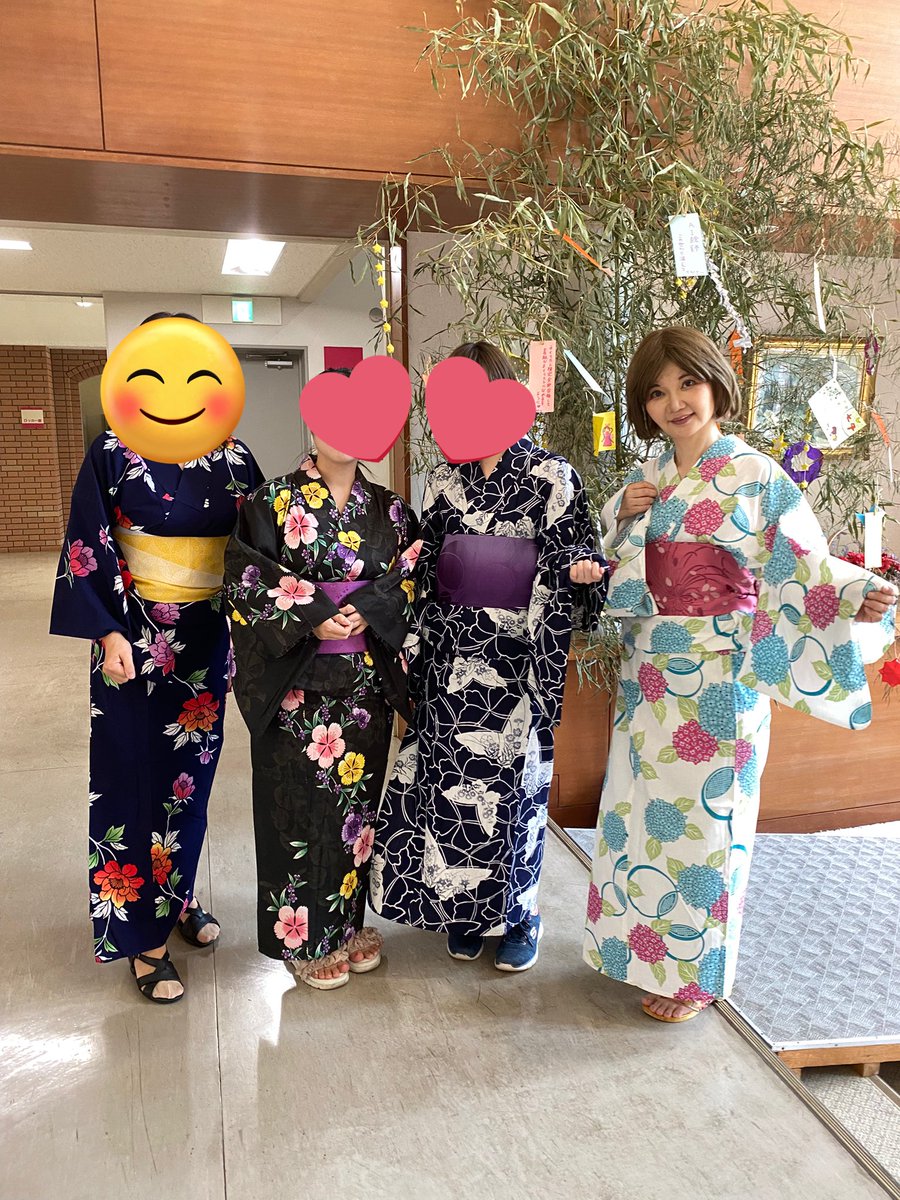 大学の七夕祭り🎋今年も皆で浴衣着せていただいて授業です🥰✨
ウチのクラスだけ太短冊にマンガぎっしり😙🎋 