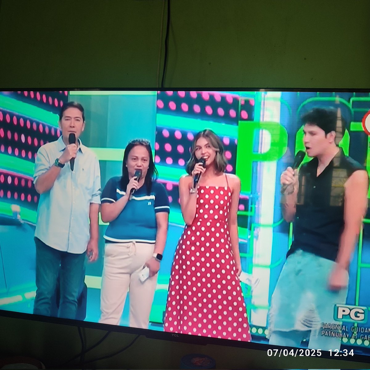 Pilar Enriquez (@pilarenriquez8) on Twitter photo EB Peraphy, Bossing, Pao and cutie Menggay mas bumata kapa...💞💞💞
Maine Mendoza Atayde
#Maine10thAnniversary
#MaineMendoza <a href="/mainedcm/">Maine Mendoza</a>
#LegitDabarkads EB Peraphy, Bossing, Pao and cutie Menggay mas bumata kapa...💞💞💞
Maine Mendoza Atayde
#Maine10thAnniversary
#MaineMendoza <a href="/mainedcm/">Maine Mendoza</a>
#LegitDabarkads