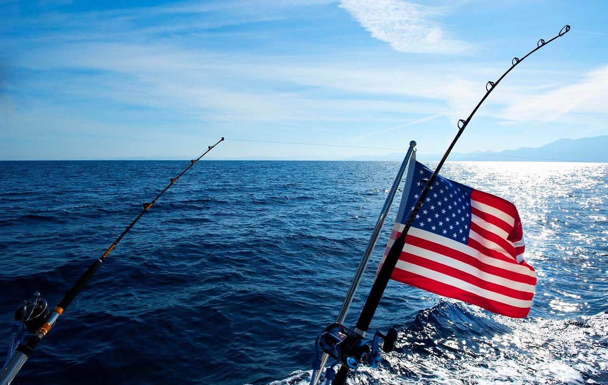 CrowsNestYachts's tweet photo. To you and your families, from all of us at Crow’s Nest Yachts, Happy Fourth of July! https://t.co/cHt1uhvSEG