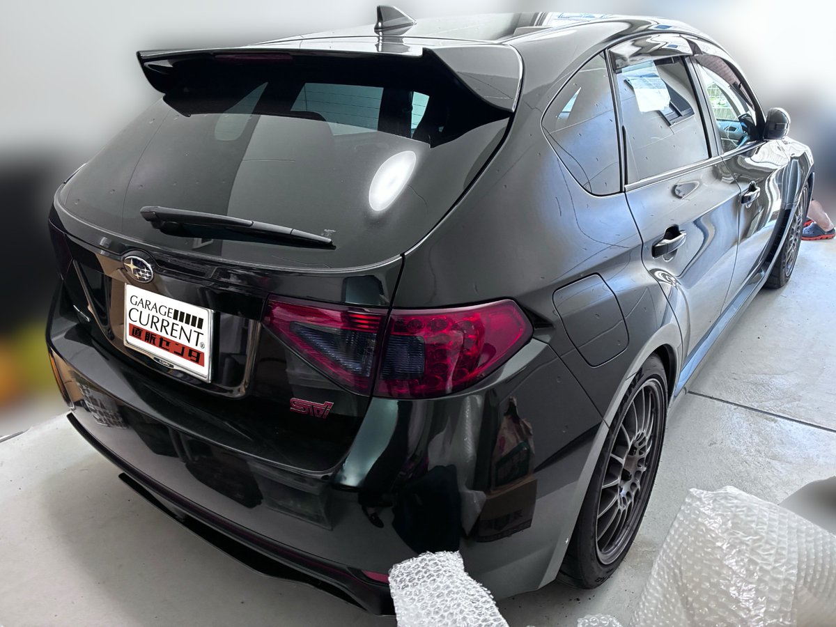 GC__direct's tweet photo. 🚗最長7日間限定入庫速報🚗
溢れ出す“ただ��ノじゃない感”。GRB Spec C、入庫しました。
一見「ちょっと弄ってるだけ？」と思うかもしれませんが、中身は完全に競技仕様。
SUPER OHLINS αSPEC、CUSCOスプリング＆フロントLSD、リア純正2way強化、RIGIDクラッチ、STIマウント、Defiメーター、ENKEI RC-T5…。
わかる人には一瞬で伝わる本気のパーツ構成。メンテナンスも徹底され、記録も残っています。フルバケとステアを入れれば、即サーキットです。

ベースはもちろんSpec C。
通常のSTIとはターボもECUも軽量化も別物。競技ベース車として開発された、限られた人のための一台です。
「中古でカスタム済STI買えばよくない？」
そう思った方には、このSpec Cの価値は伝わらないかもしれません。
このレベルの個体、いま市場に出ること自体が奇跡に近いです。

販売は超短期間限定。
次のオーナーが決まり次第、終了となります。
GRBで本気で走りたい。Spec Cを知っているからこそ手にしたい。
そう思った方、今がそのタイミングです。
今すぐDMください📩

詳細はこちら↓ 
https://t.co/WM9HHGWcny

#車売ります