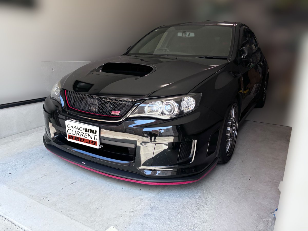 GC__direct's tweet photo. 🚗最長7日間限定入庫速報🚗
溢れ出す“ただ��ノじゃない感”。GRB Spec C、入庫しました。
一見「ちょっと弄ってるだけ？」と思うかもしれませんが、中身は完全に競技仕様。
SUPER OHLINS αSPEC、CUSCOスプリング＆フロントLSD、リア純正2way強化、RIGIDクラッチ、STIマウント、Defiメーター、ENKEI RC-T5…。
わかる人には一瞬で伝わる本気のパーツ構成。メンテナンスも徹底され、記録も残っています。フルバケとステアを入れれば、即サーキットです。

ベースはもちろんSpec C。
通常のSTIとはターボもECUも軽量化も別物。競技ベース車として開発された、限られた人のための一台です。
「中古でカスタム済STI買えばよくない？」
そう思った方には、このSpec Cの価値は伝わらないかもしれません。
このレベルの個体、いま市場に出ること自体が奇跡に近いです。

販売は超短期間限定。
次のオーナーが決まり次第、終了となります。
GRBで本気で走りたい。Spec Cを知っているからこそ手にしたい。
そう思った方、今がそのタイミングです。
今すぐDMください📩

詳細はこちら↓ 
https://t.co/WM9HHGWcny

#車売ります