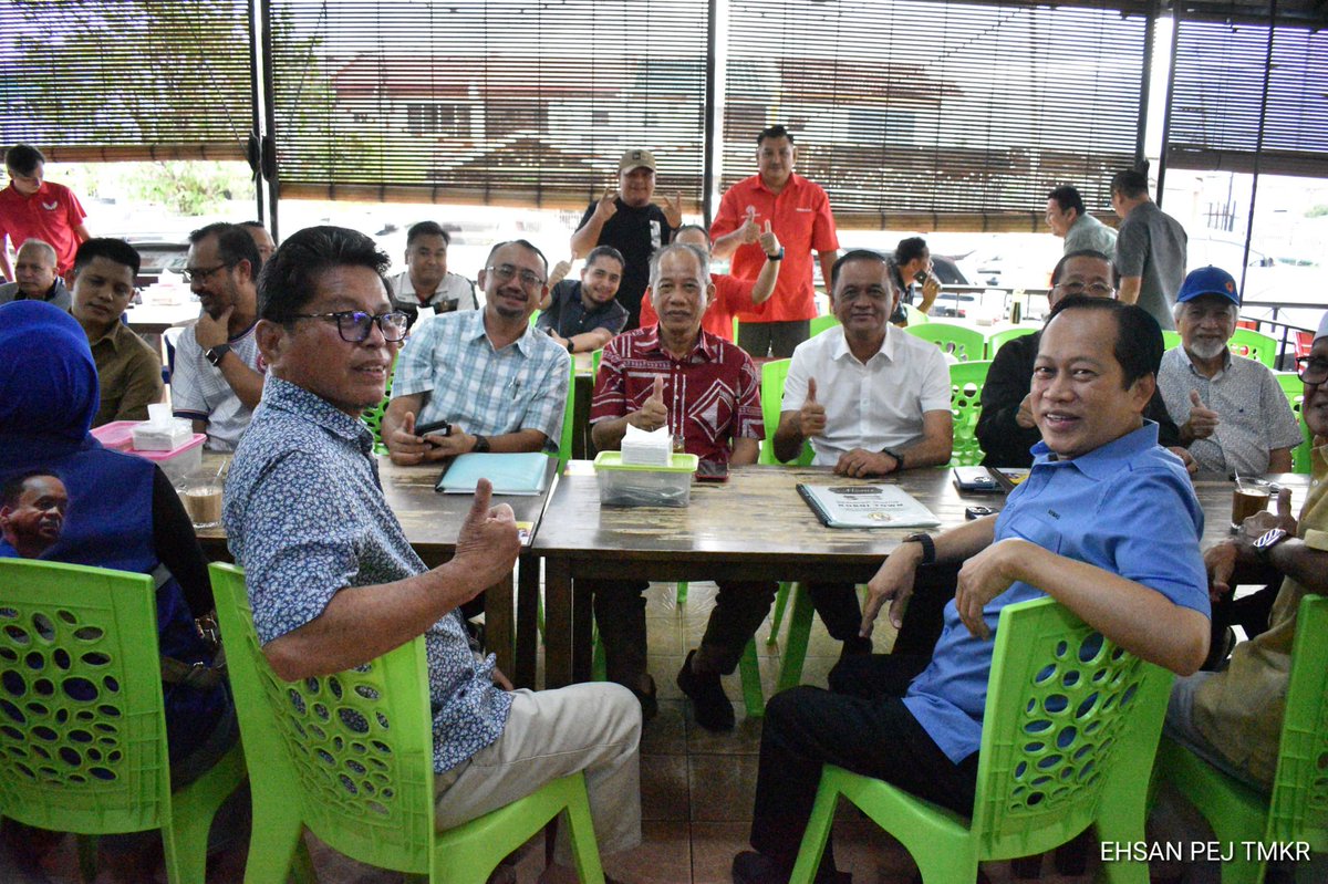 Sarapan di #Petagas #Putatan #Sabah. Restoran Koboi Town. Makan rojak &amp; minum kopi dgn Sdra Jeffrey Nor Mohamed KUB &amp; rakan2. Sejahtera &amp; bahagia semua.
