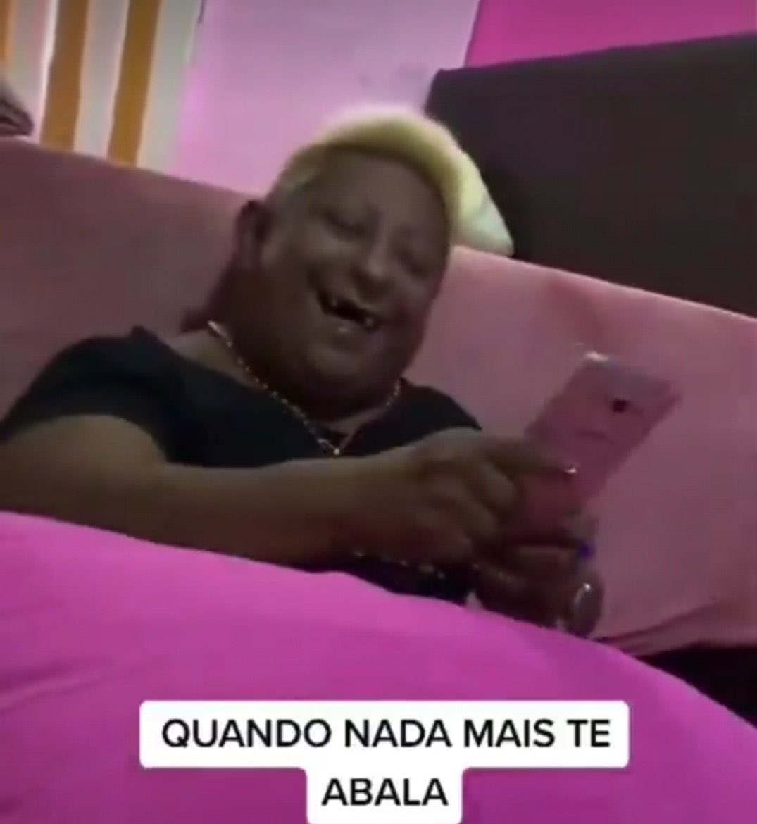 aquela amiga retardada