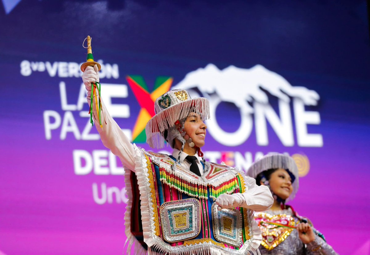 MPSMAyABolivia's tweet photo. #LaPaz | El ministro de Desarrollo Productivo y Economía Plural, Zenón Mamani, participó en el acto de inauguración de la Feria #LaPazExpone del Bicentenario 2025, encabezado por el presidente del Estado, Lucho Arce. El evento, que tuvo lugar en el Campo Ferial Chuquiago Marka, https://t.co/tAq37Q7EwV