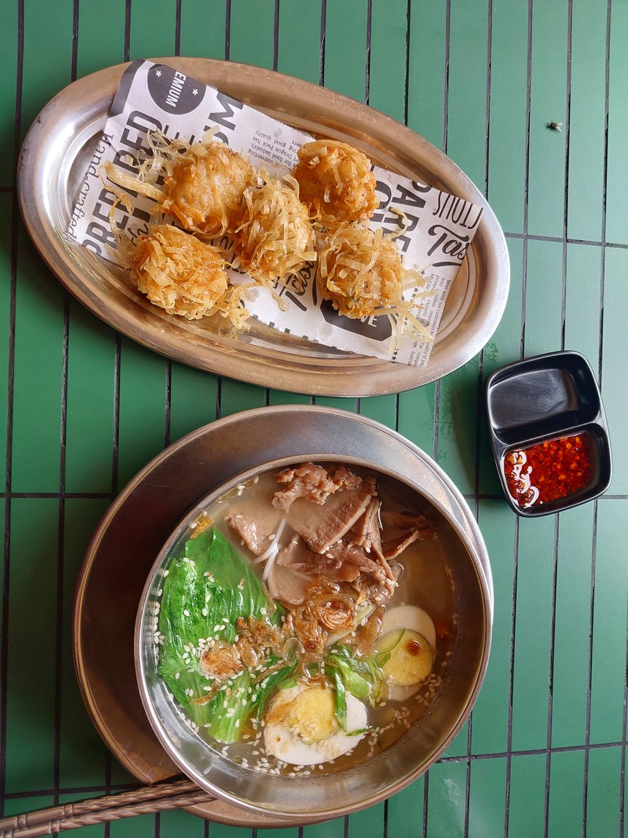 matcharinn_'s tweet photo. makan sendiri karena temanku sibuk semua (udah pada kerja jir) https://t.co/nM0bB7aZMm