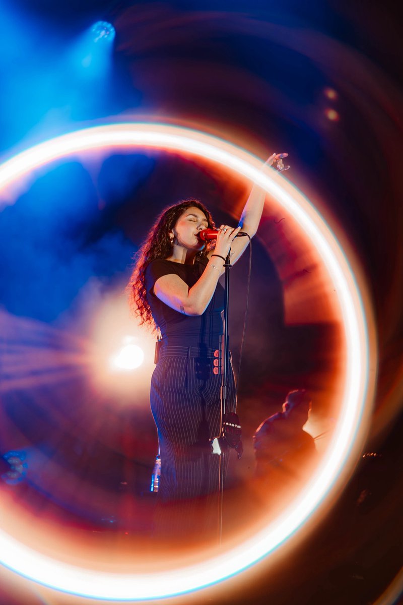 bestie slayed as usual tonight at the FEq <a href="/alessiacara/">ac</a> shot by me 📸