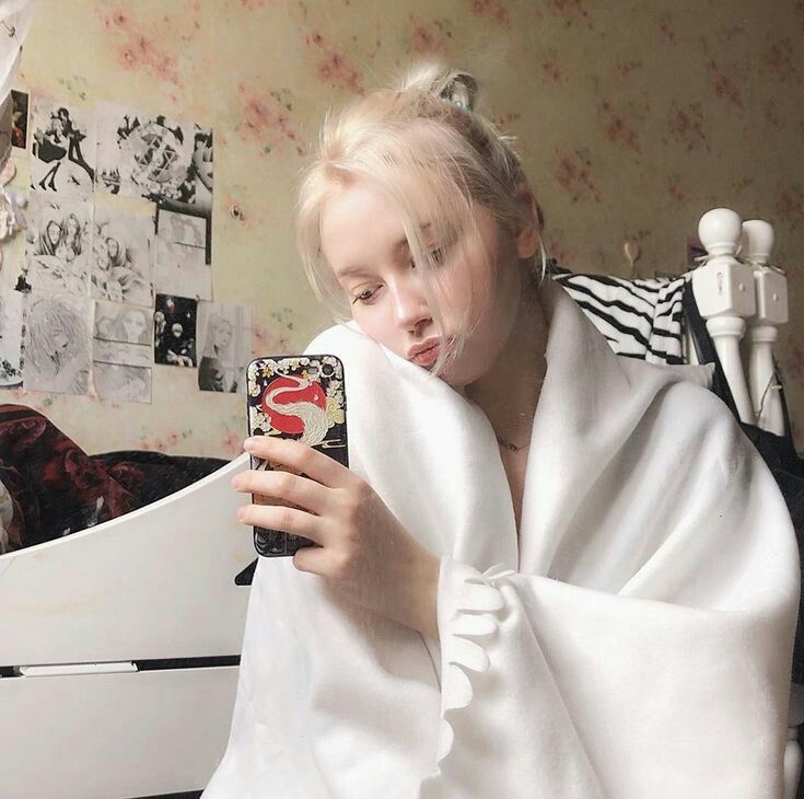 ㅤㅤㅤㅤㅤㅤㅤ        🍦🤍🩰

               El cansancio me consume..
ㅤㅤㅤㅤㅤㅤㅤ        
ㅤㅤㅤㅤㅤㅤㅤ