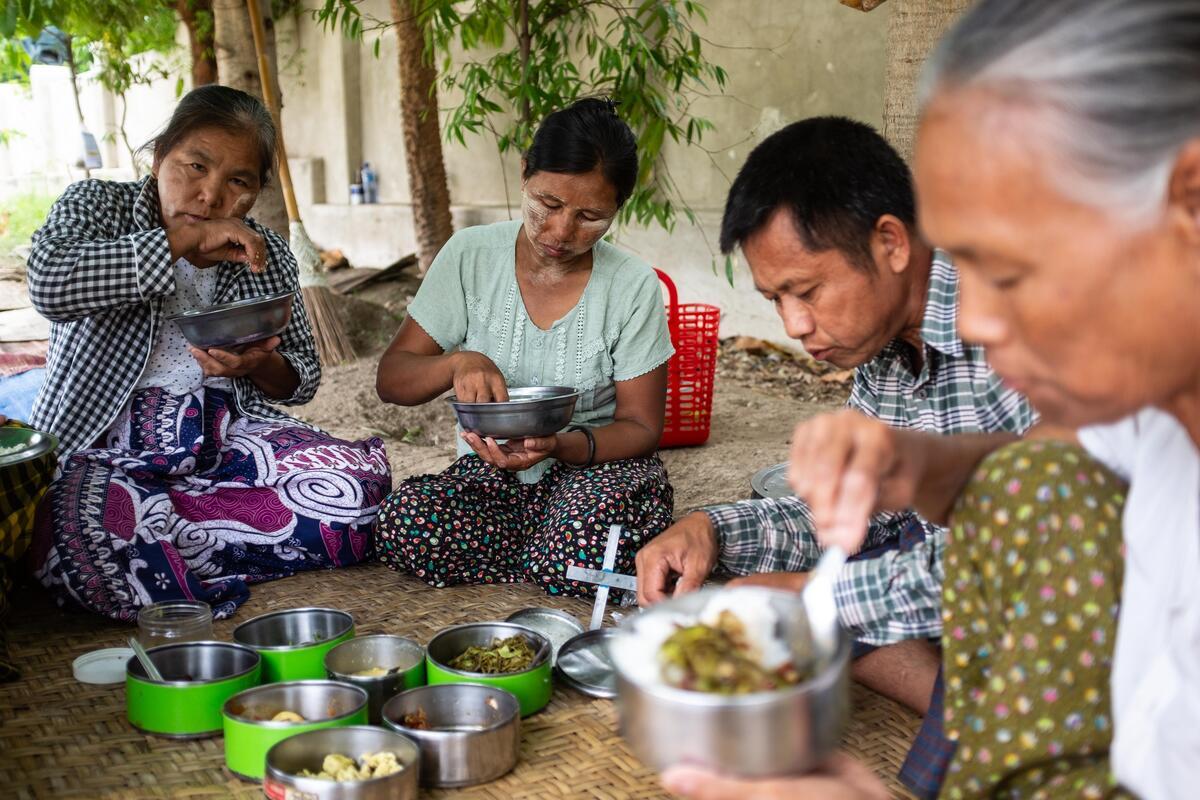 ECHO_Asia's tweet image. In Myanmar, over 16.7 million people are facing acute food insecurity as the conflict continues to escalate.
The European Union works with partners like @WFP to provide those most in need with vital aid, including food and cash for food.