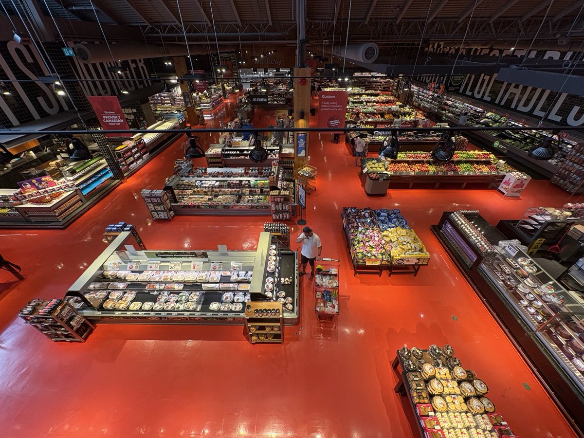 I know grocery stores aren’t exactly happy places these days thanks to extortion-level pricing and shrinkflation.

But goodness that orange floor is lovely. And perhaps I’m just shallow enough to find joy in simple aesthetics.

Sure, let’s go with that.

#ldnont #canada #loblaws