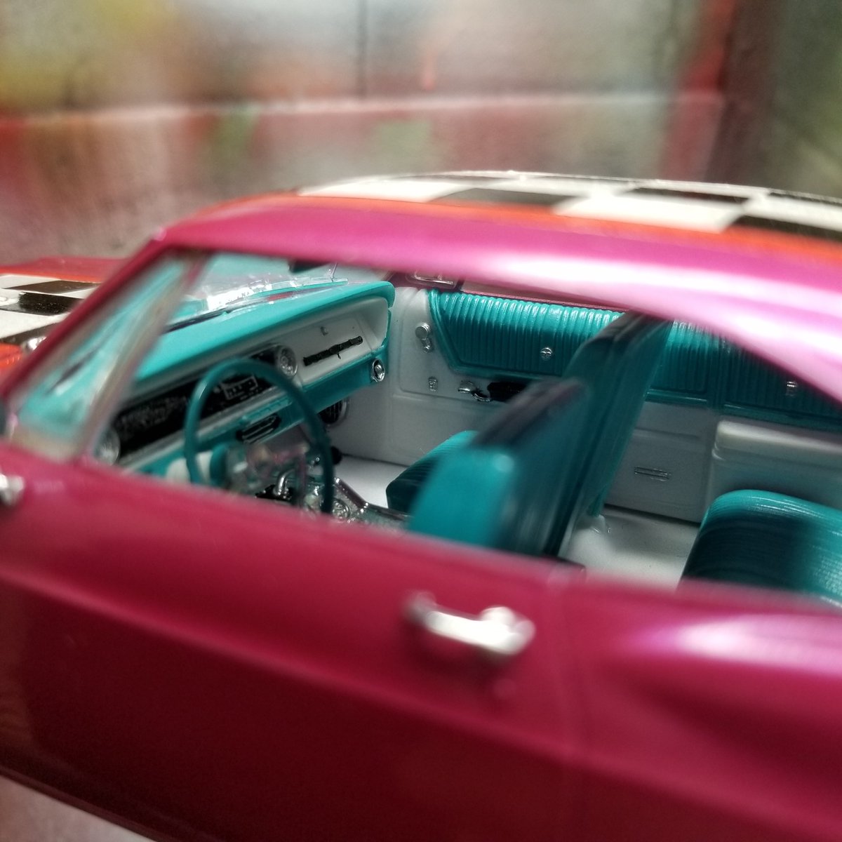 SH_diecast's tweet photo. finished an impala, hope you all enjoy!
#scalemodel #modelcar #modelmaking #chevy #turbodork #chevyimpala #65impala #impala https://t.co/JB0YBVkPfH