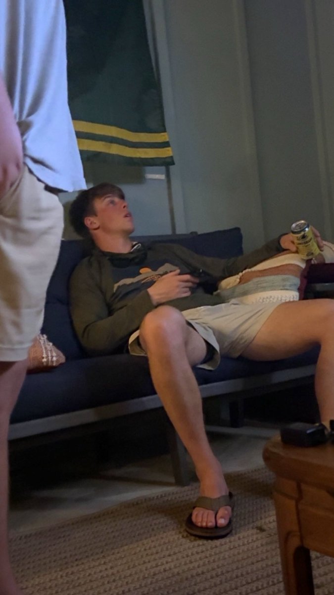 squirt6069's tweet photo. i remember my first beer #freshmanfirst #underaged https://t.co/BOPr7VpcYp
