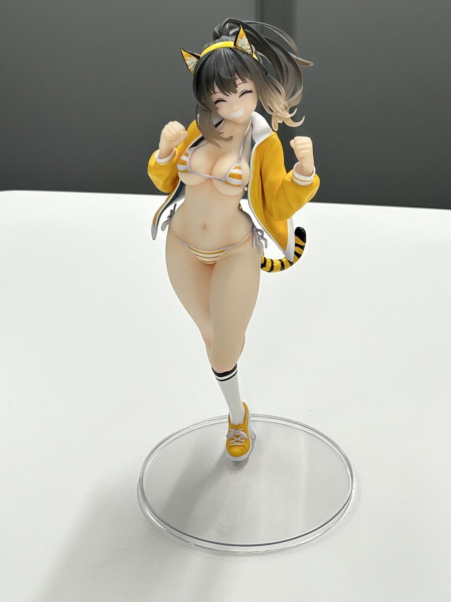 工場から「トラ娘のちょび美」の1回目の色つきサンプルが到着しました