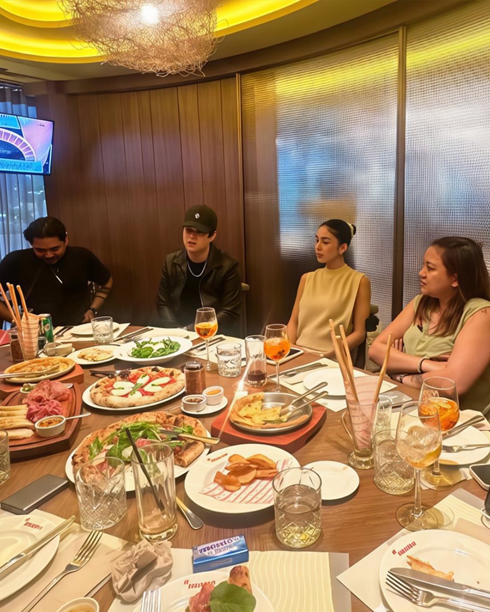 Hola! Enrique Gil tweet media