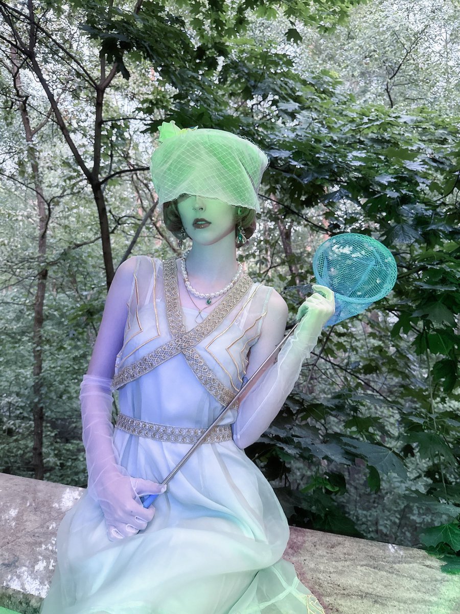 morphiepive's tweet photo. hey yo, working hard for my dream audience!

my melly plinius cosplay to her skin “professor of zoology and botany” :]

#IdentityV #mellyplinius #entamologist #cosplay #idv https://t.co/5i3rTp14RQ