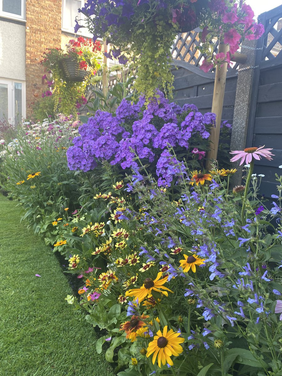 Have a great Friday everyone 😊#GardeningX