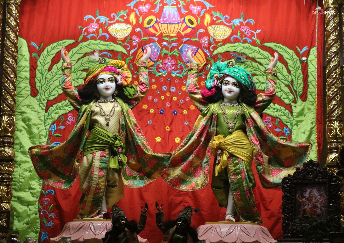 ISKCONPune's tweet photo. 📷Mangal Arati Darshan📷📷04/07/2025📷 📷@ISKCONNVCCPune📷
.
.
#ISKCON #ISKCONNVCC #ISKCONNVCCPune #ISKCONPune
#3rdjuly #3rdjuly2025 #Thursday #Vrindavan
#Harinaamsankirtan #Radheshyamdas #Radheradhe
#Sankirtan #Kirtan #Mayapur #Prabhupada #iskconmandir
#GVE #GovardhanEcoVillage https://t.co/Xm9BfFBpPC