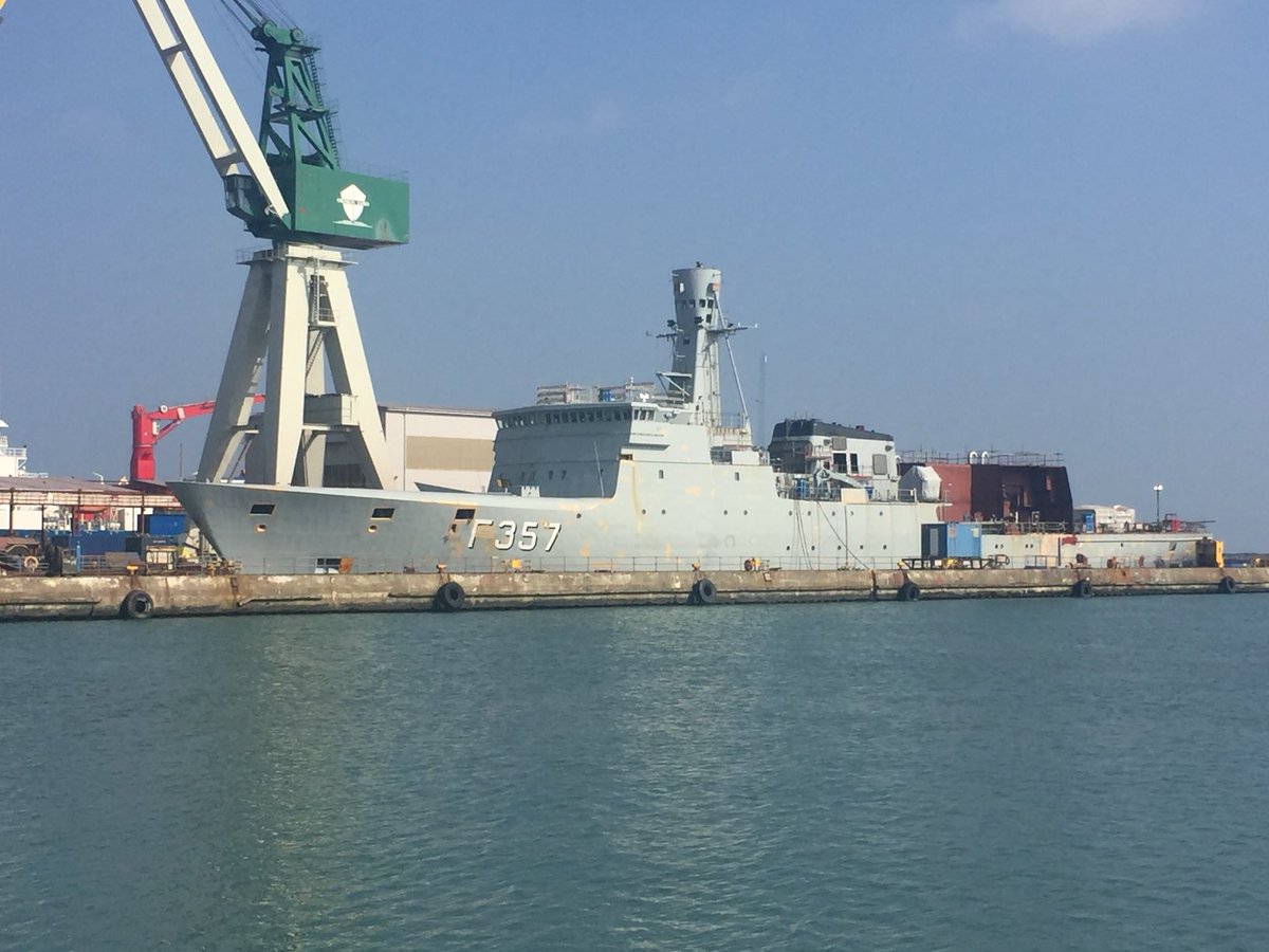 By the sound of things the new Danish frigates will be built in here Frederikshavn in a new state-owned facility. Hull sections will be built at shipyards in Esbjerg and Odense. Photo HDMS Thetis in dock. 🇩🇰⚓️