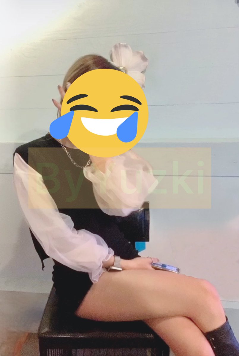 激アツの中、靴下臭くするためにブーツ履いてる私かなり強くない？わら ブーツの中めっちゃ汗かいてる、、

#靴下 #匂いフェチ #M男 #舐め犬 #マゾ #S女 #奴隷 #貢ぎ #お貢ぎ #変態 #射精管理
