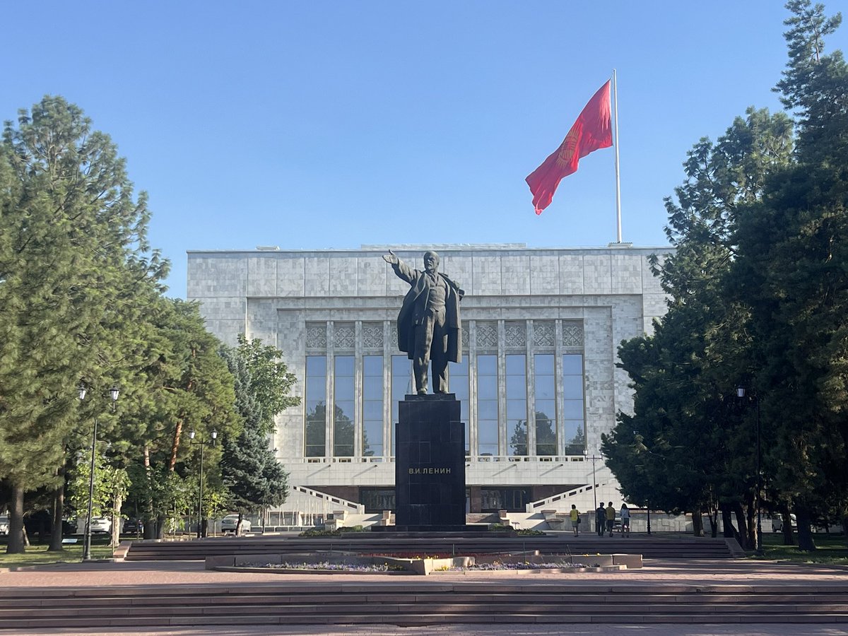 96Stats's tweet image. I’m currently in Kyrgyzstan 🇰🇬China’s most dangerous border causing many problems for Xinjiang..
Although Afghanistan also borders Xinjiang, that border is very safe now, as it’s just a narrow corridor tightly controlled on both sides. It’s also 5400m high up with harsh weather…